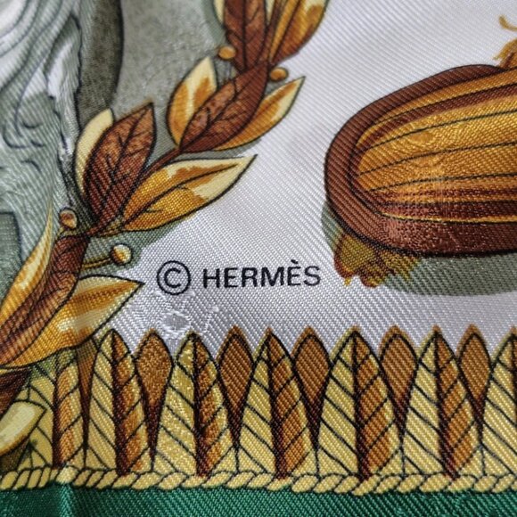 Auth HERMES Carre 90 - Green Cream Multi Scarf - Picture 7 of 10